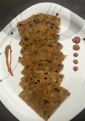 A picture of Sattu paratha.