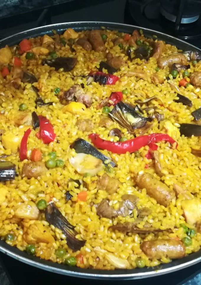 Una foto de Paella de arroz integral
