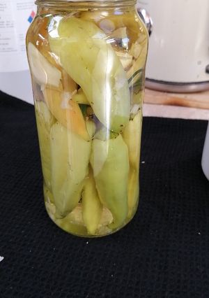 Una foto de Ají macerado en aceite de maravilla