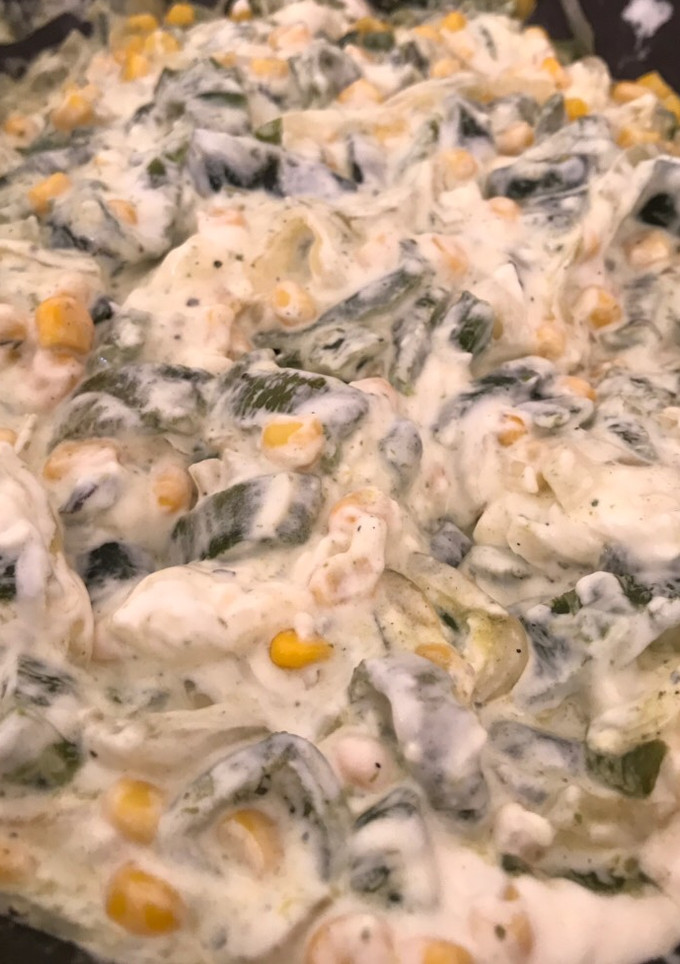 Una foto de Rajas con crema