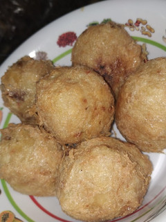 A picture of Yam balls.