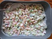 Una foto de ensalada pepino rabano