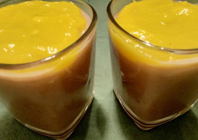Steps to Make Homemade Johannisbeerweincreme mit Mango-Coulis