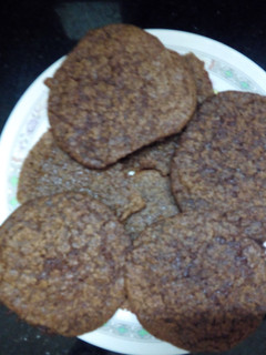 A picture of Oats Choco Almond butter chewy/crunchy cookies.