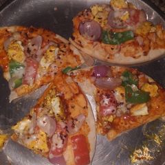 A picture of Tawa cheese veg Pizza.