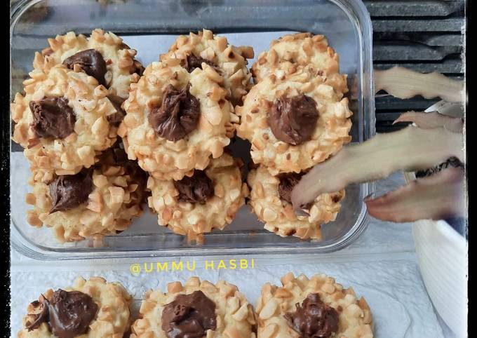 Cara Gampang Membuat Choco Peanut Thumbprint Cookies Renyah Anti Gagal