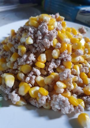รูปของ ข้าวโพดผัดหมูสับสำหรับเด็ก