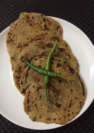 A picture of Pudina lachcha paratha.