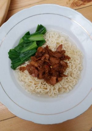 Foto resep Mie kuah tuna pedas