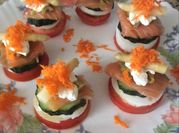 Una foto de pinchos de salmon