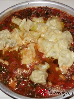 Φωτογραφία της συνταγής Pelmeni σε κόκκινη σάλτσα με Βασιλικό