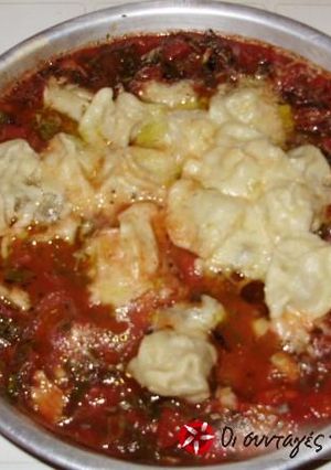 Φωτογραφία της συνταγής Pelmeni σε κόκκινη σάλτσα με Βασιλικό