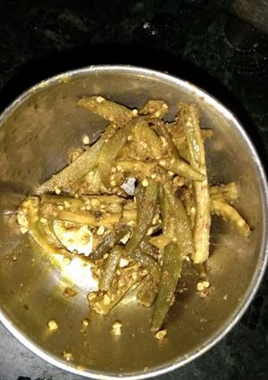 भिन्डी (bhindi recipe in Hindi) रेसिपी मुख्य फोटो