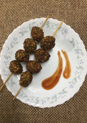 A picture of Sprouted moong skewers.