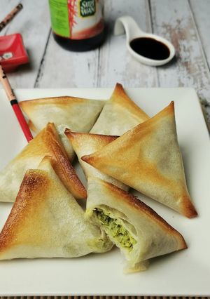 Une photo de SAMOUSSA BROCOLIS & FROMAGE FRAIS SANS FRITURE