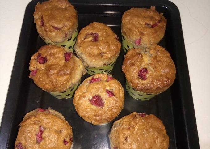 Langkah Mudah untuk Menyiapkan Strawberry Muffin yang Menggugah Selera