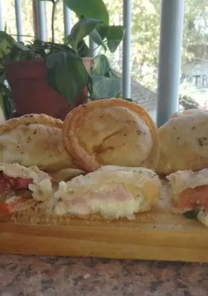 Una foto de 3 tipos de relleno de empanadas