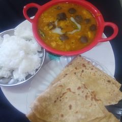 A picture of Baingan dal (dal vanga).