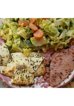 Foto principal de Ensalada, queso fresco y lomo