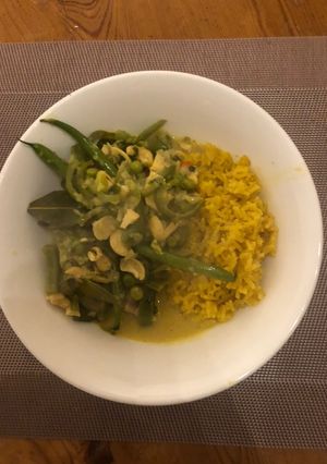 A picture of Salmon, cashew and citrus curry.