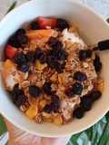 Salada de fruta com granola