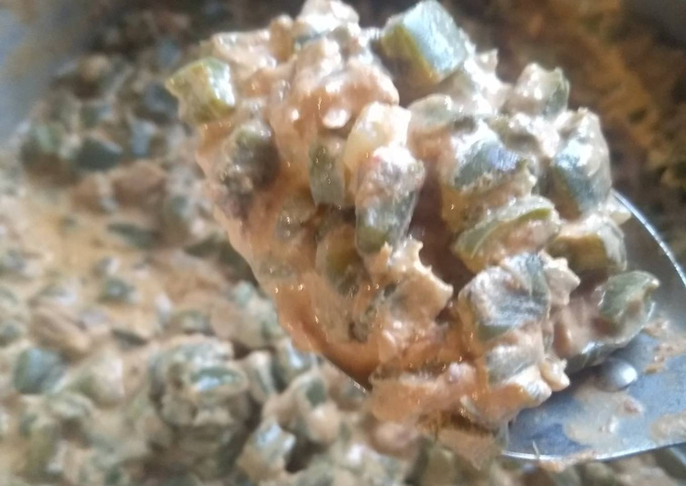 Nopales con atún en crema de chipotle