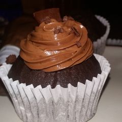 A picture of Simple Chocolate cupcakes.