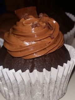 A picture of Simple Chocolate cupcakes.