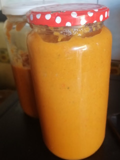 Una foto de Salsa de tomate natural con verduras