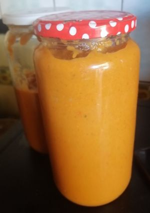 Una foto de Salsa de tomate natural con verduras