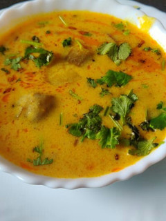 भटे की कढ़ी (Bhate ki kadhi recipe in Hindi) रेसिपी मुख्य फोटो