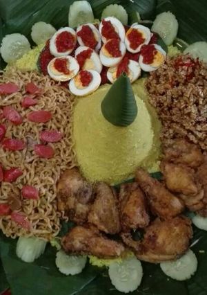 Foto resep Nasi tumpeng kuning gurih👍