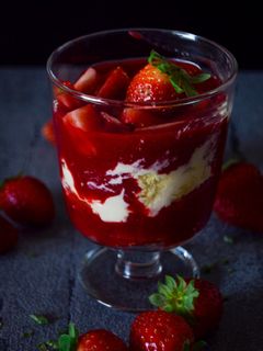 Erdbeer-Vanille-Dessert Rezepthauptbild