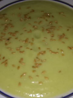 Una foto de Crema de calabacín con semillas de lino
