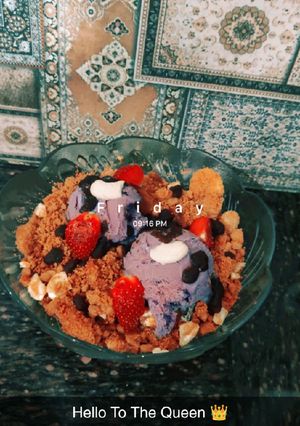 A picture of Hello to the queen 👑 Dessert.