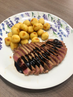Una foto de Atún sellado con salsa teriyaki