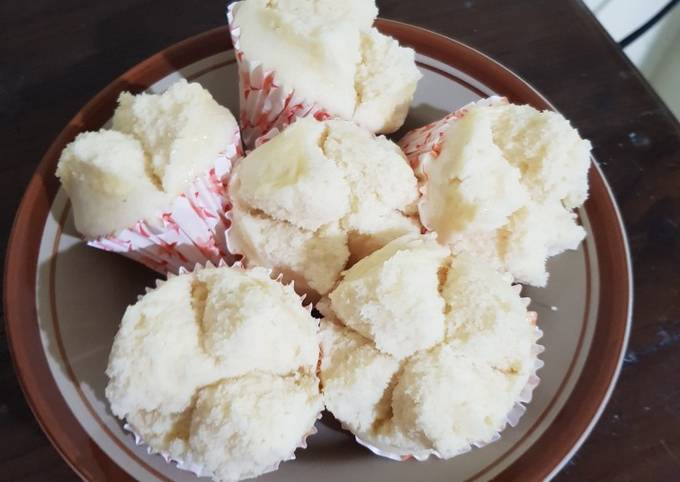 Resep Bolu kukus santan keju mekar oleh Evitra Akhmad - Cookpad