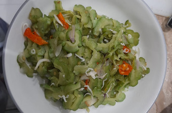 Bagaimana Membuat Tumis pare teri medan yang Bisa Manjain Lidah