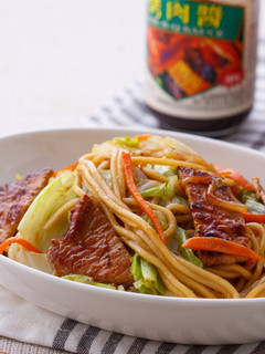 【家樂福廚房】反浪費料理》用不完烤肉醬炒麵 的食譜成品照片