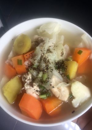Hình của món Canh ức gà rau củ.