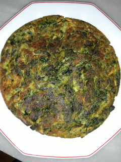 Una foto de Tortilla de patatas y espinacas