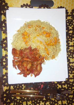 A picture of Prawn sauce & Rice stick.