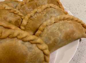 Una foto de Empanadas de pino frita