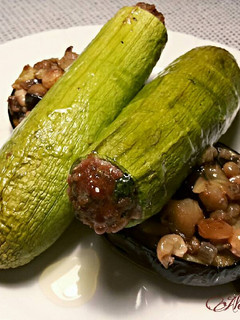 Una foto de Calabacines rellenos de carne de ternera, al estilo libanés