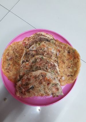 A picture of Onion tomato uttpam.