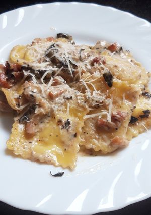 Una foto de Ravioli de queso al tartufato