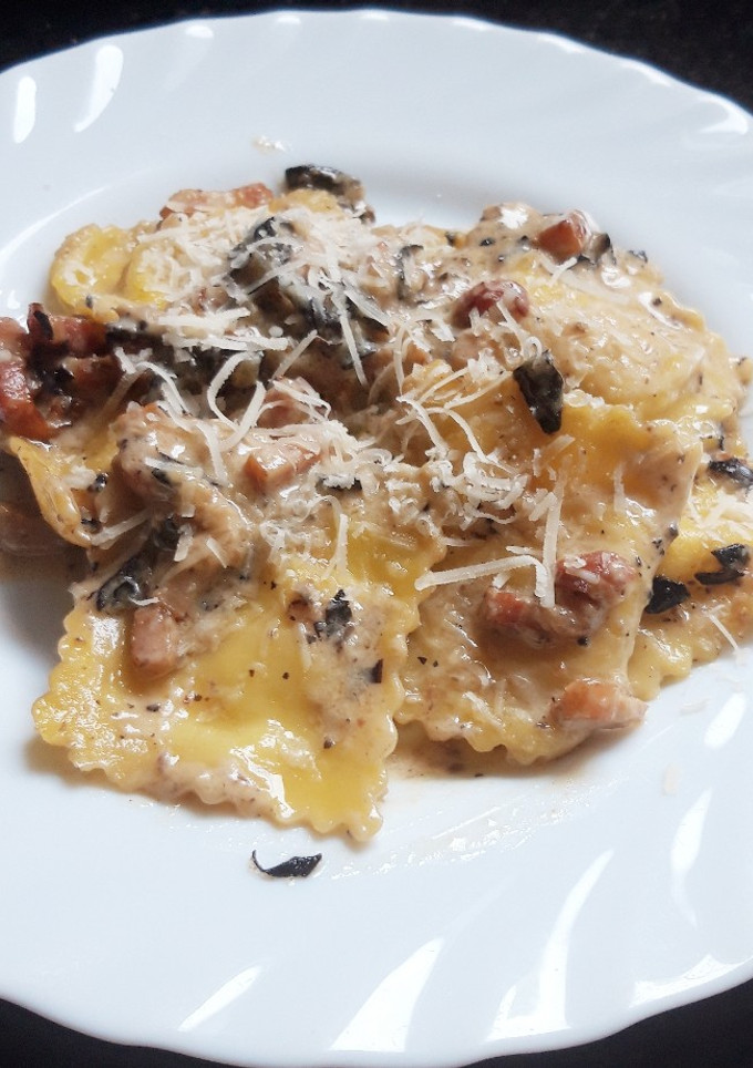 Una foto de Ravioli de queso al tartufato