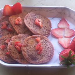 A picture of Fresh Strawberry Pancakes.