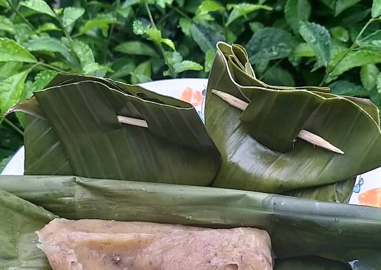 Resep Kue pisang uli bungkus daun Anti Gagal