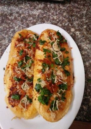 Hình của món Tự làm bánh mì muối ớt bằng chảo.